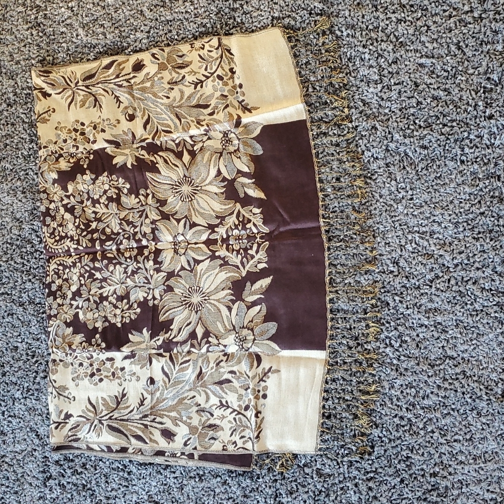Pashmina - Picture 2 of 3